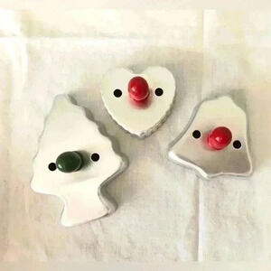 Lot of 3 cookie cutters tree bell and heart